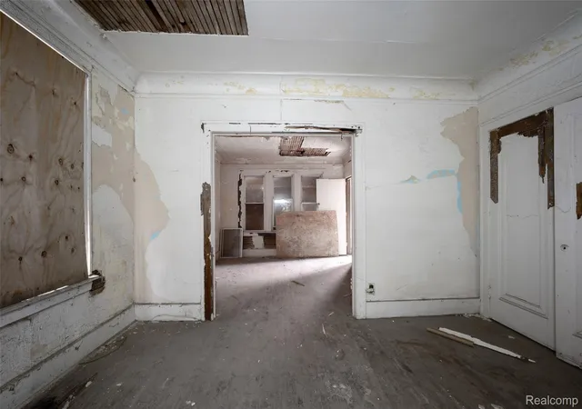 Listing Photo 4 - Condo for sale in building located at 247 Midland St, Highland Park, MI 48203