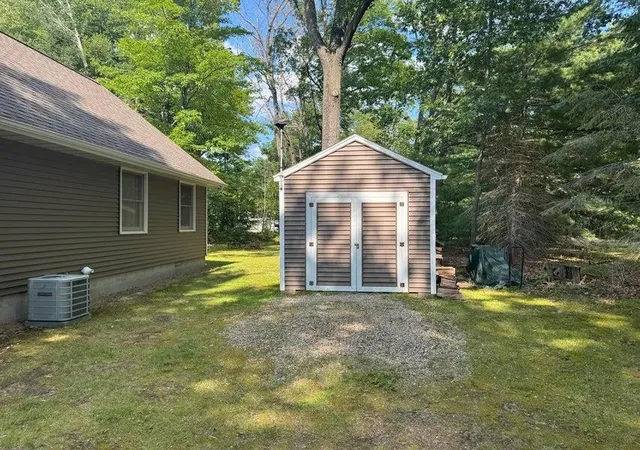 3rd image of 138 Waldenwood Cir, Prudenville, MI 48651 | MLS# 77080071548