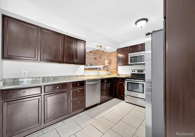 5th image of 42658 Beechwood Dr, Canton, MI 48188 | MLS# 20261058289