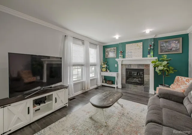 4th image of 216 W Flint St, Lake Orion, MI 48362 | MLS# 20261058311