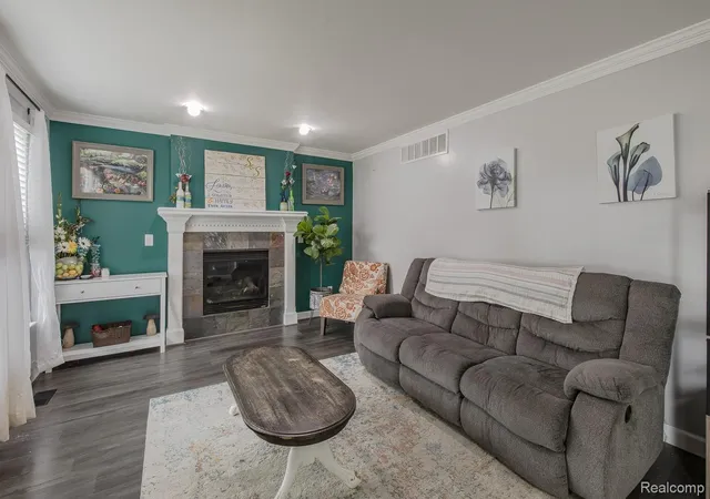 5th image of 216 W Flint St, Lake Orion, MI 48362 | MLS# 20261058311