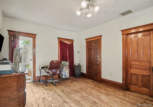 4th image of 242 N Elizabeth St, Marine City, MI 48039 | MLS# 20261058315