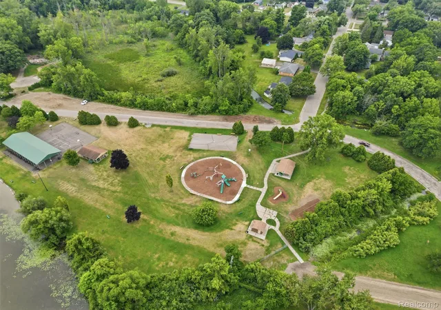 20th image of 601 Holly Bush Dr, Holly, MI 48442 | MLS# 20261058316