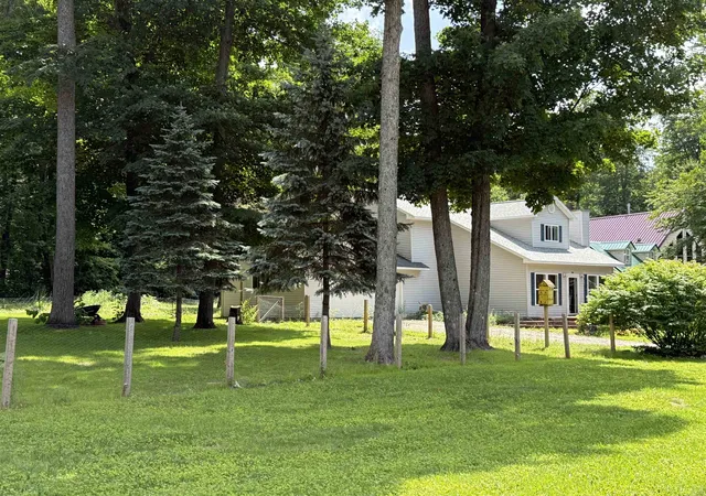 2nd image of 4972 Ne E Shore Dr, Kalkaska, MI 49646 | MLS# 78080071555