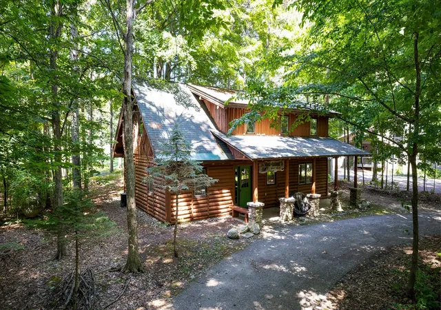 3rd image of 12132 Crystal Mountain Dr, Thompsonville, MI 49683 | MLS# 78080071556