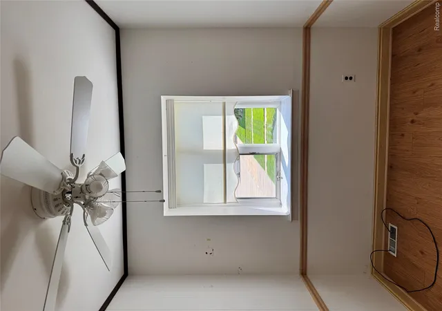 Listing Photo 4 - Condo for sale in building located at 20014 Great Oaks Cir N, Clinton Township, MI 48036 - Unit #402