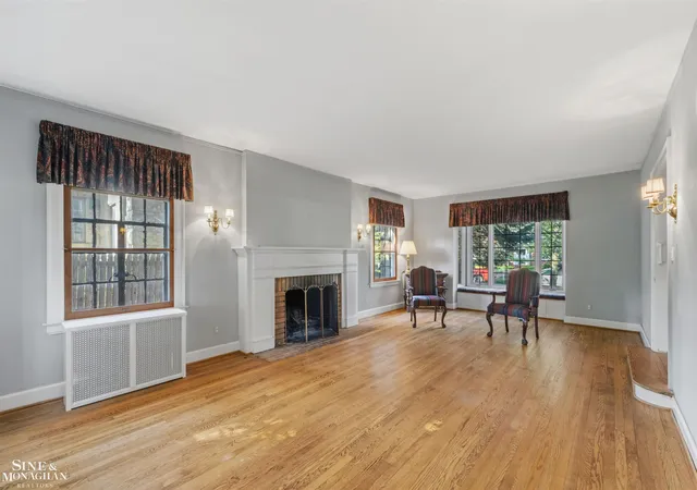 Photo 2 of Single family home for sale at 440 University Pl, Grosse Pointe, MI 48230 | MLS# 58050216315 | Listing updated on 2026-08-04