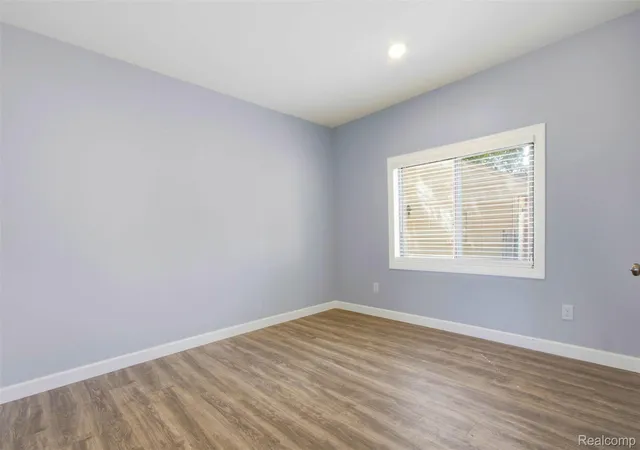 5th image of 20600 Lennon St, Harper Woods, MI 48225 | MLS# 20261058349