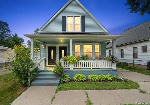 1st image of 21453 Oxford Ave, Farmington Hills, MI 48336 | MLS# 20261058356