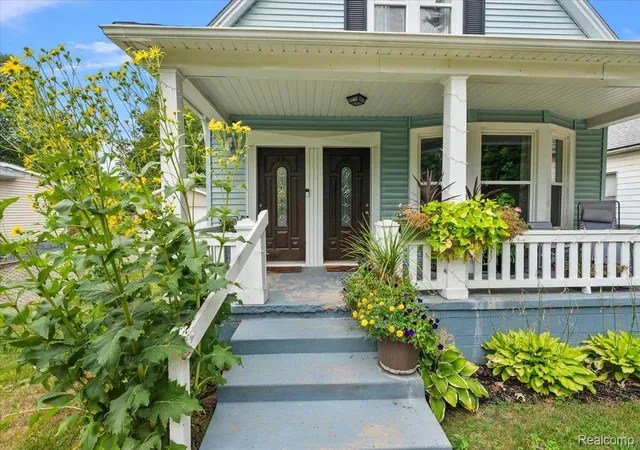 4th image of 21453 Oxford Ave, Farmington Hills, MI 48336 | MLS# 20261058356