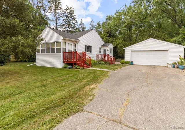 Photo 1 of Sale Pending at 7330 Embury Rd, Grand Blanc, MI 48439 | MLS# 20261058357 | Listing updated on 2026-09-05