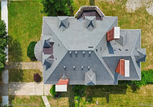 Photo 3 of Single family home for sale at 255 E Ferry St, Detroit, MI 48202 | MLS# 20261058358 | Listing updated on 2026-09-02