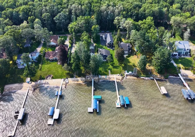 4th image of 9612 Fowler Ln, Rapid City, MI 49676 | MLS# 78080071560