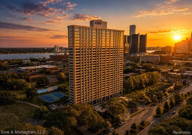 2nd image of 1300 E Lafayette St #905, Detroit, MI 48207 | MLS# 20261058363