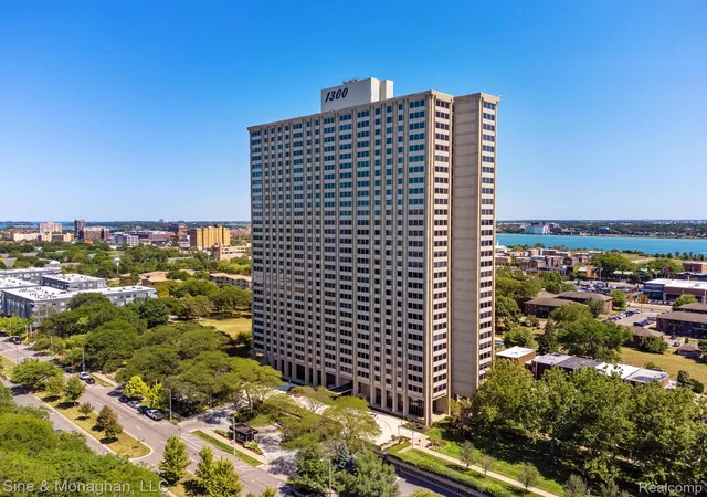 Photo 3 of Condo for sale at 1300 E Lafayette St #905, Detroit, MI 48207 | MLS# 20261058363 | Listing updated on 2026-08-12