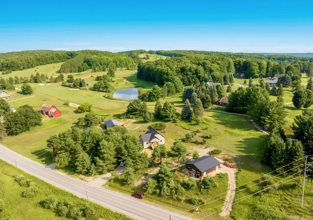 5th image of 4225 Schoolcraft Rd, Bellaire, MI 49615 | MLS# 78080071563