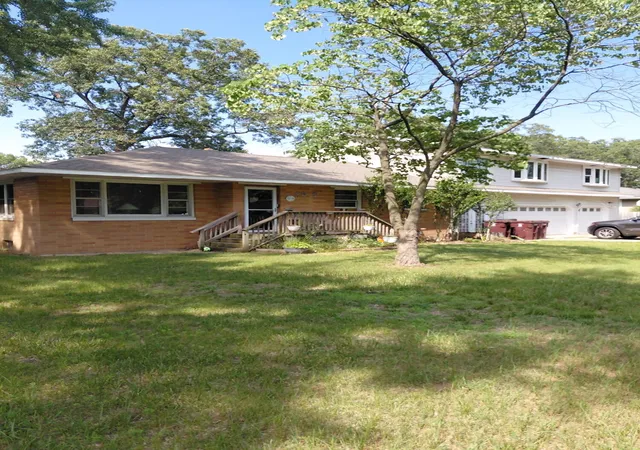 Photo 2 of Single family home for sale at 1670 Vine Ave, Muskegon, MI 49442 | MLS# 71026038723 | Listing updated on 2026-08-27