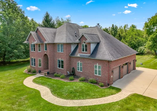 Photo 3 of Single family home for sale at 1230 Meadow Ln, Hillsdale, MI 49242 | MLS# 53026038701 | Listing updated on 2026-08-11