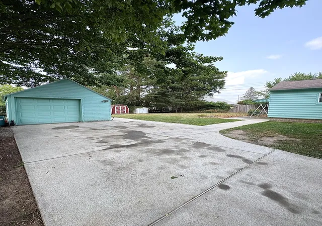 Photo 3 of Single family home for sale at 7556 Church St, Swartz Creek, MI 48473 | MLS# 67026038743 | Listing updated on 2026-09-09