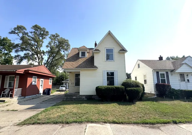 Photo 2 of Single family home for sale at 360 W 18th Street, Holland, MI 49423 | MLS# 65026038700 | Listing updated on 2026-09-16