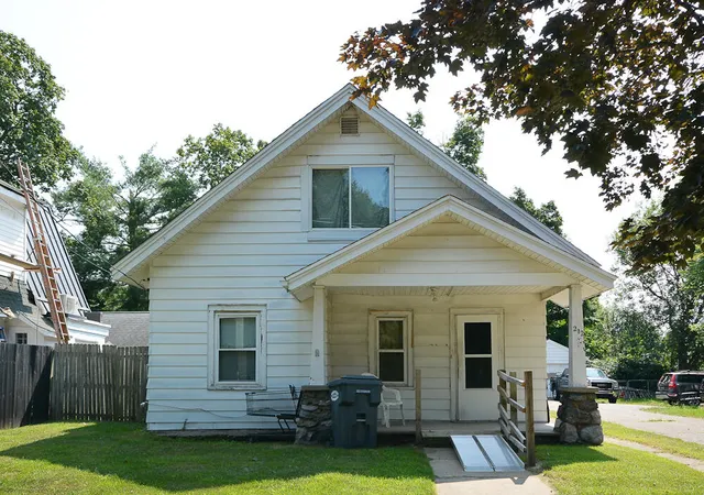 2nd image of 212 N Brown St, Paw Paw, MI 49079 | MLS# 69026038755
