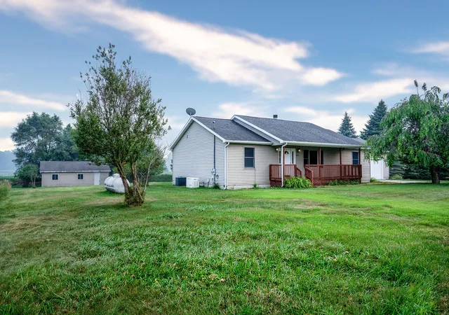 Photo 4 of Single family home for sale at 5967 Nichols Rd, Mason, MI 48854 | MLS# 65026038666 | Listing updated on 2026-08-29