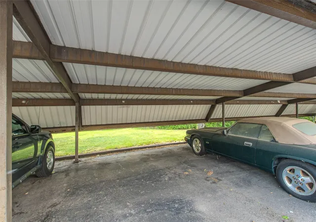 2nd image of 30078 W 12 Mile Rd, Farmington Hills, MI 48334