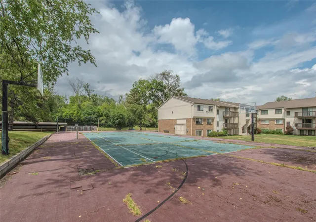 30th image of 30078 W 12 Mile Rd #99, Farmington Hills, MI 48334 | MLS# 81026038625
