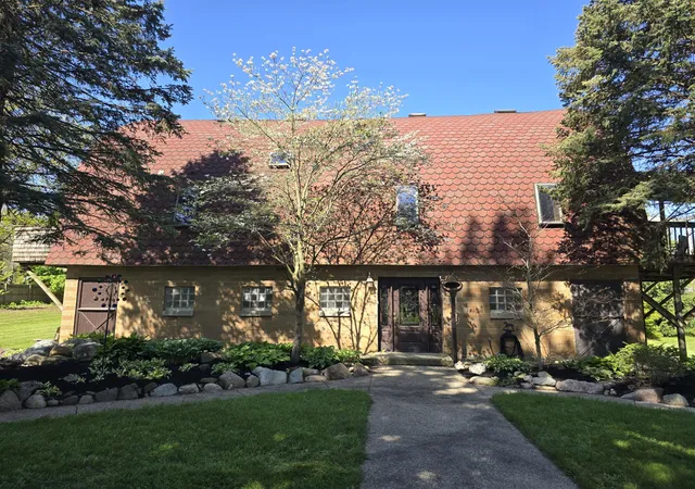 Photo 3 of Single family home for sale at 27546 Wait Rd, Sturgis, MI 49091 | MLS# 68026038650 | Listing updated on 2026-09-15