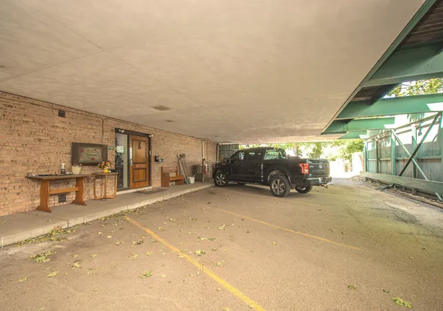 Photo 4 of Condo for sale at 921 E Huron St #6, Ann Arbor, MI 48104 | MLS# 81026038705 | Listing updated on 2026-08-13
