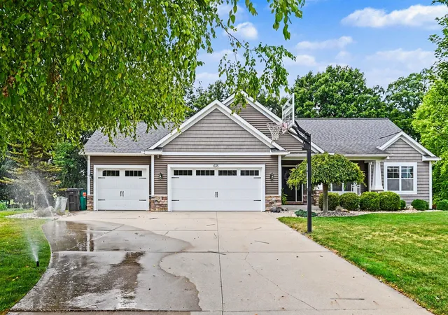 1st image of 635 Midgrove Dr, Zeeland, MI 49464 | MLS# 71026038663