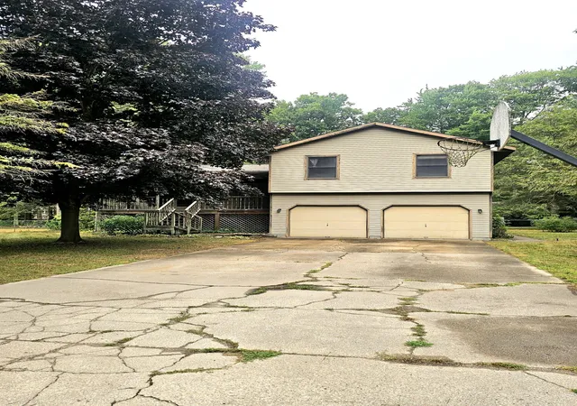 1st image of 2886 Oak Ct, Spring Lake, MI 49456 | MLS# 71026038711