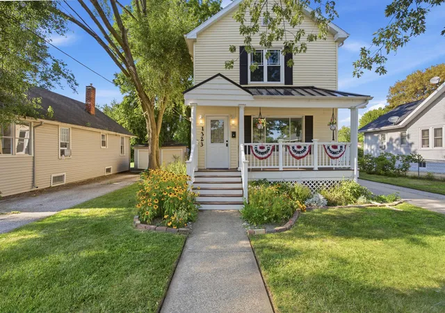 Photo 1 of Single family home for sale at 1323 Wolcott Ave, Saint Joseph, MI 49085 | MLS# 69026038658 | Listing updated on 2026-09-04