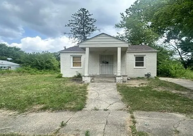 Photo 2 of Single family home for sale at 17180 Vaughan St, Detroit, MI 48219 | MLS# 81026038616 | Listing updated on 2026-07-29