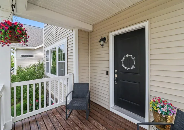 Photo 2 of Single family home for sale at 2129 Kensington Park Cir, Holland, MI 49423 | MLS# 71026038634 | Listing updated on 2026-08-27
