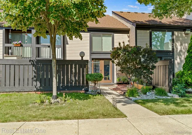 Listing Photo 1 - Condo for sale in building located at 14165 Jackson St, Taylor, MI 48180 - Unit #91