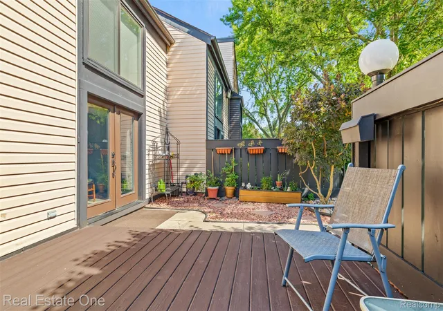 Listing Photo 3 - Condo for sale in building located at 14165 Jackson St, Taylor, MI 48180 - Unit #91