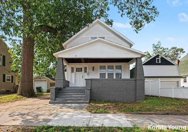 Photo 2 of Single family home for sale at 19 Irwin Ave, Muskegon, MI 49442 | MLS# 65026038765 | Listing updated on 2026-07-29