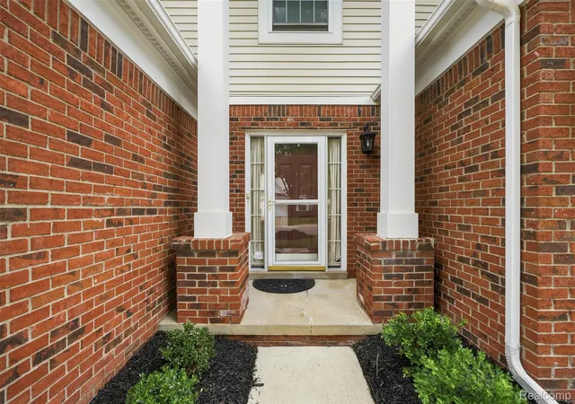 2nd image of 29304 Douglas Dr, Novi, MI 48377 | MLS# 20261058398