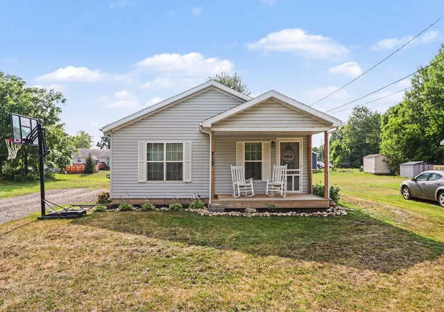 Photo 1 of Single family home for sale at 715 N Washington St, Tekonsha, MI 49092 | MLS# 68026038769 | Listing updated on 2026-08-06