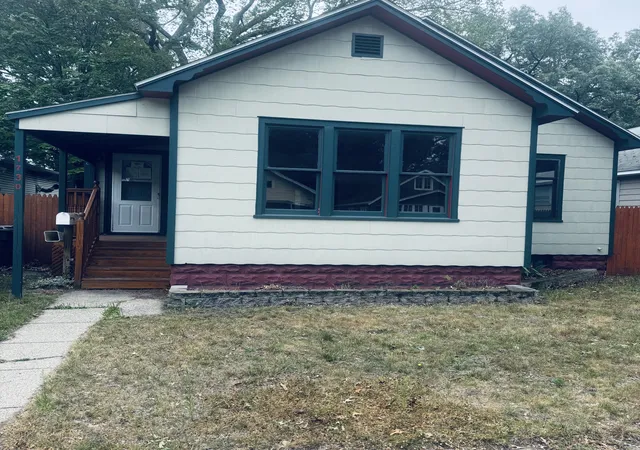 Photo 1 of Single family home for sale at 1730 Elwood St, Muskegon, MI 49442 | MLS# 65026038770 | Listing updated on 2026-09-17