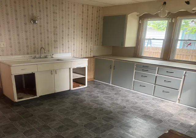 Photo 4 of Single family home for sale at 1730 Elwood St, Muskegon, MI 49442 | MLS# 65026038770 | Listing updated on 2026-09-17