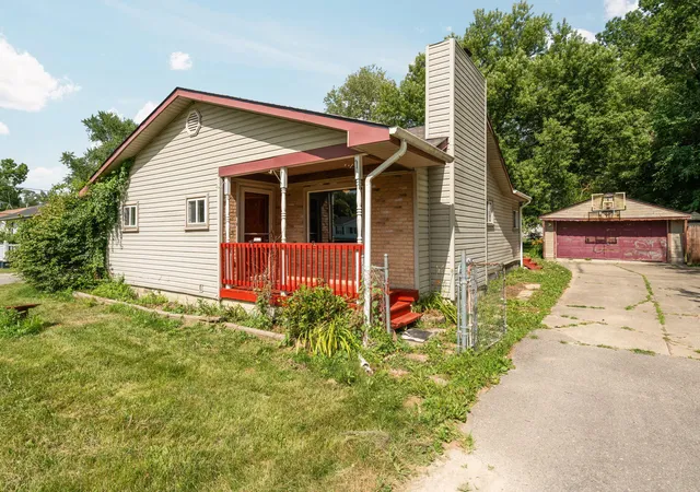 Photo 3 of Single family home for sale at 20061 Wilmot Rd, Belleville, MI 48111 | MLS# 81026038775 | Listing updated on 2026-09-09