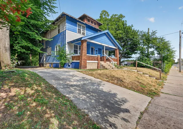 Listing Photo 3 - Condo for sale in building located at 1655 Madison Ave SE, Grand Rapids, MI 49507