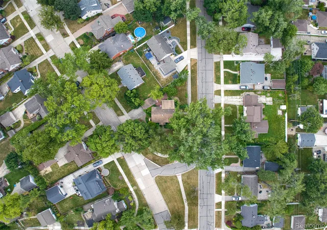 Photo 2 of Single family home for sale at 4306 Robinwood Ave, Royal Oak, MI 48073 | MLS# 20261058404 | Listing updated on 2026-09-11
