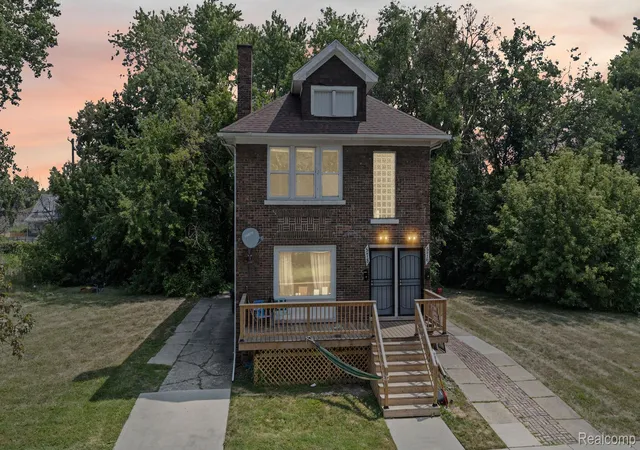 Photo 2 of Multi family home for sale at 576 Manistique St, Detroit, MI 48215 | MLS# 20261058416 | Listing updated on 2026-08-10