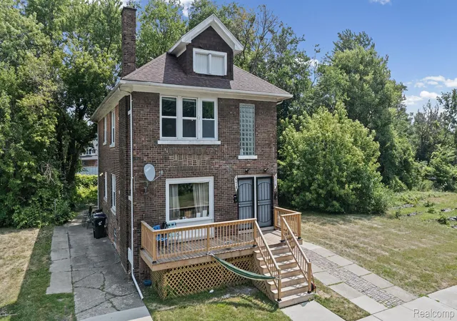 Listing Photo 3 - Condo for sale in building located at 576 Manistique St, Detroit, MI 48219