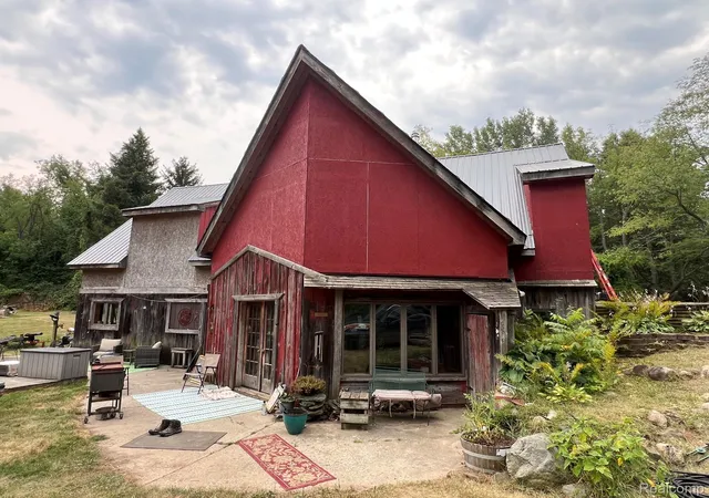 Photo 1 of Sale Pending at 11146 Lovejoy Rd, Linden, MI 48451 | MLS# 20261058421 | Listing updated on 2026-09-09