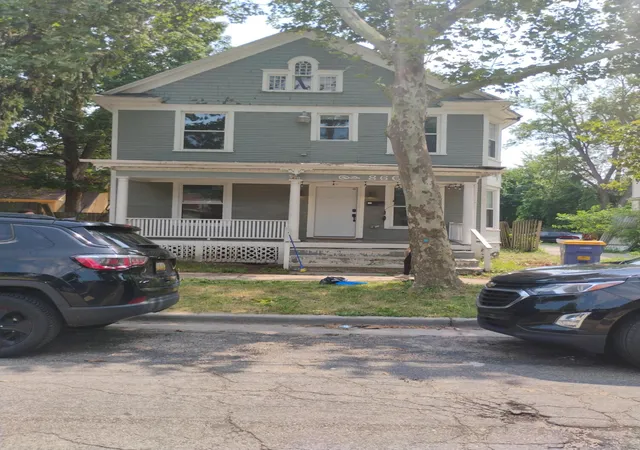 Photo 2 of Single family home for sale at 860 Worden St Se, Grand Rapids, MI 49507 | MLS# 65026038788 | Listing updated on 2026-07-31