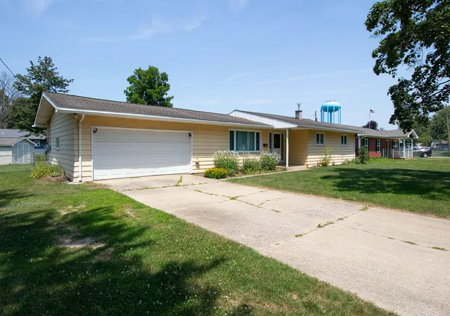 1st image of 15 N Woodlawn Ave N, Battle Creek, MI 49037 | MLS# 64026038789